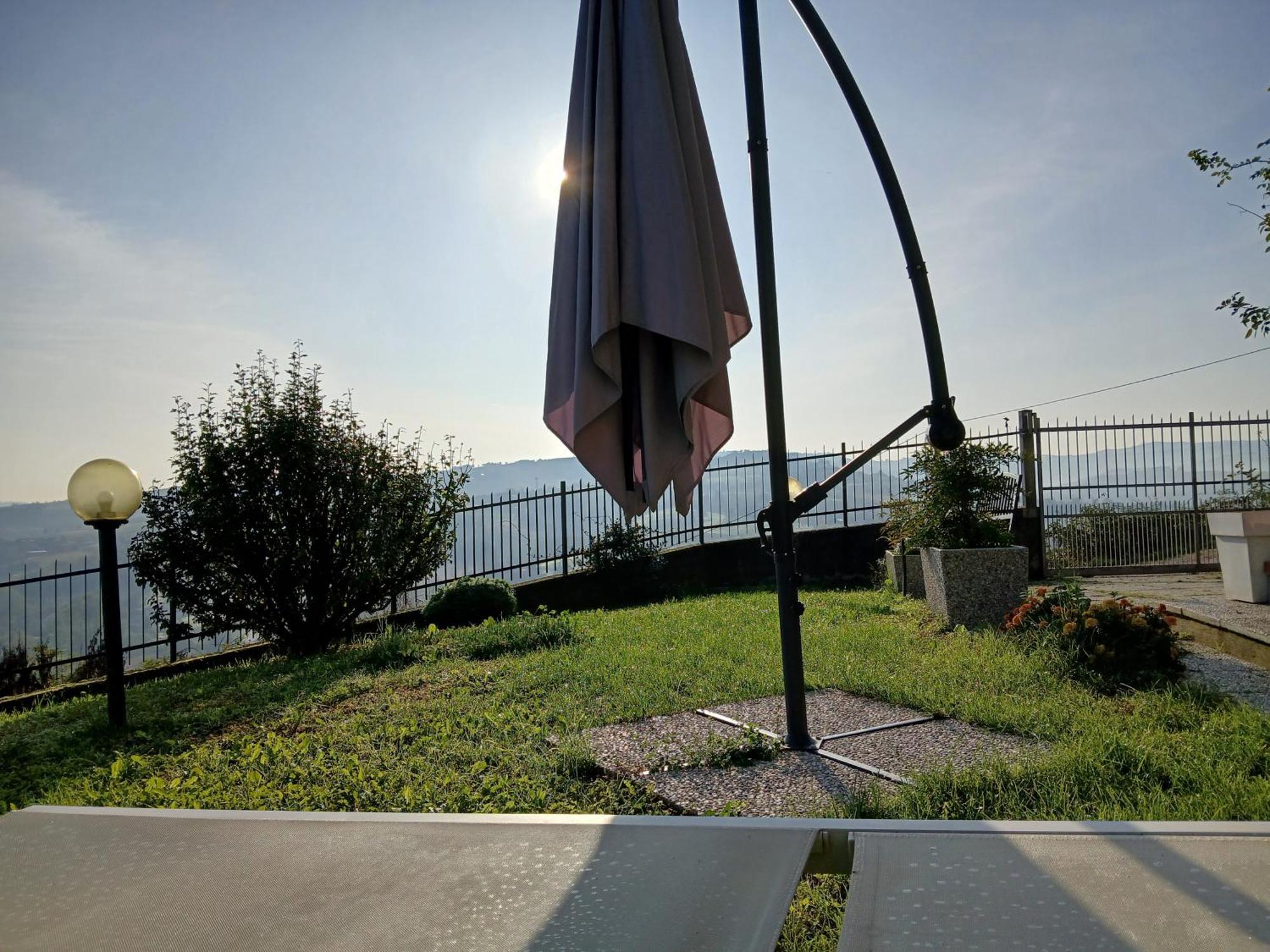 Maison Younesco - Villa Indipendente Exclusive Castagnole delle Lanze Bagian luar foto